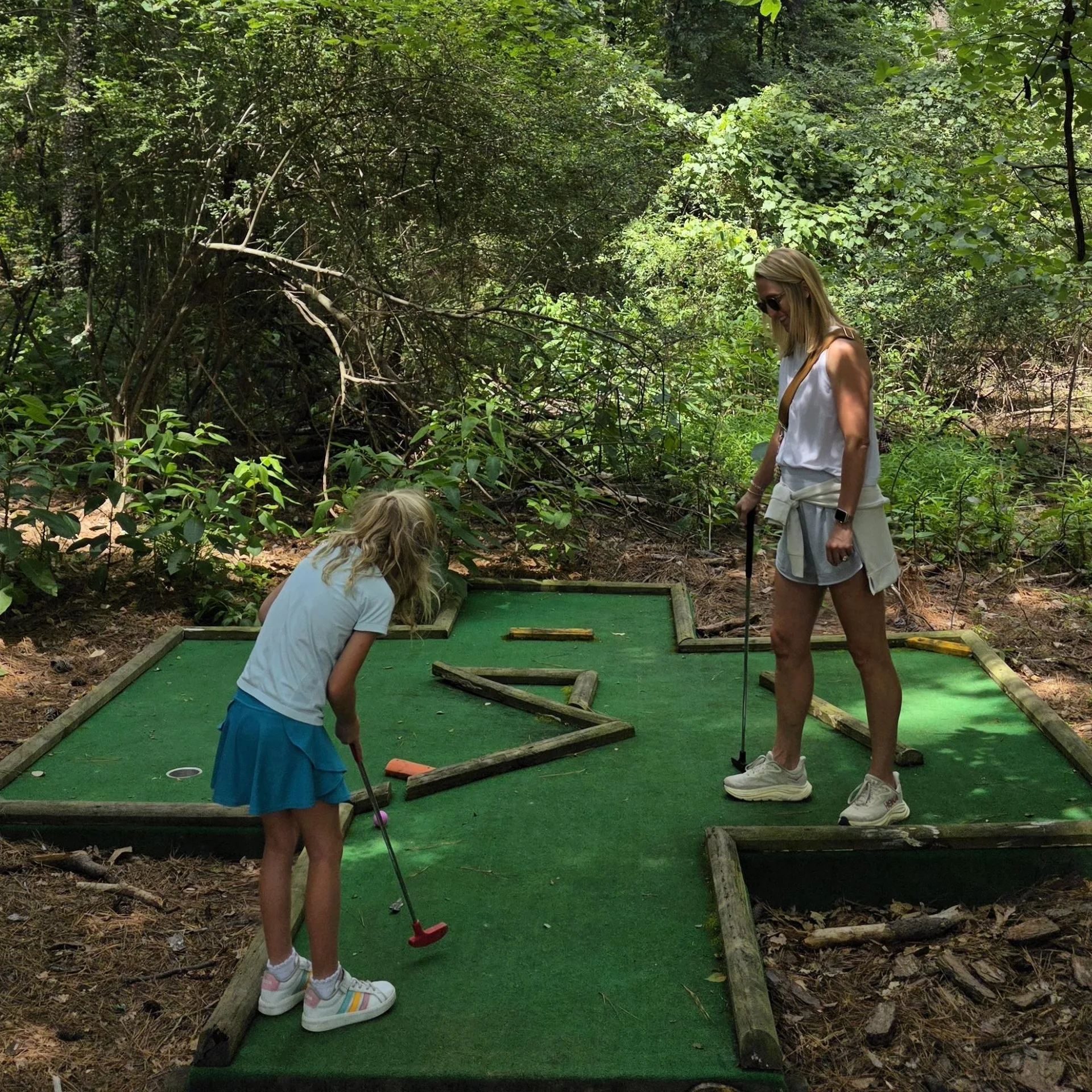 Gorilla Golf - Outdoor Forest Mini Golf